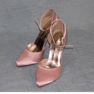 Elegant Park Pastel Pink Heels